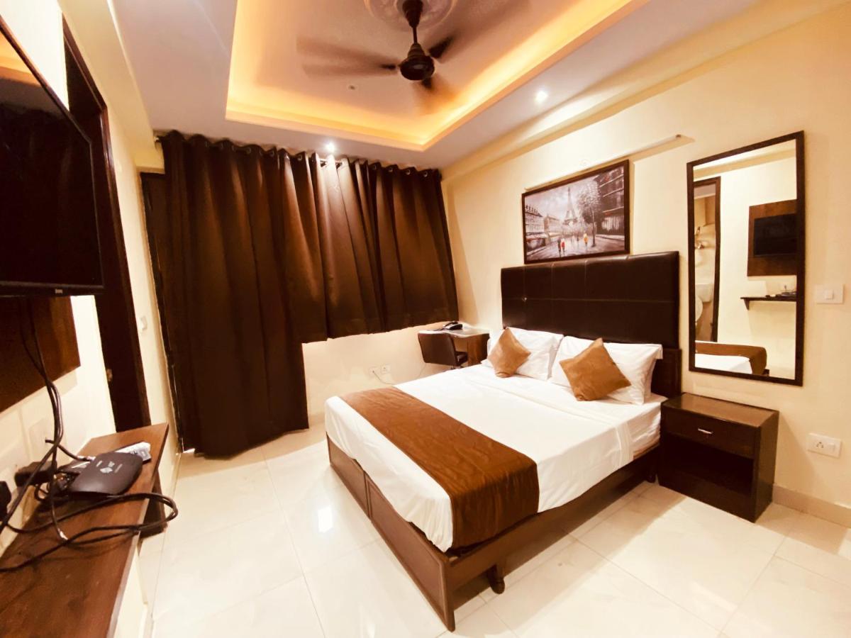 Hotel Admire Inn "Atta Market, Noida Sector 18" 外观 照片